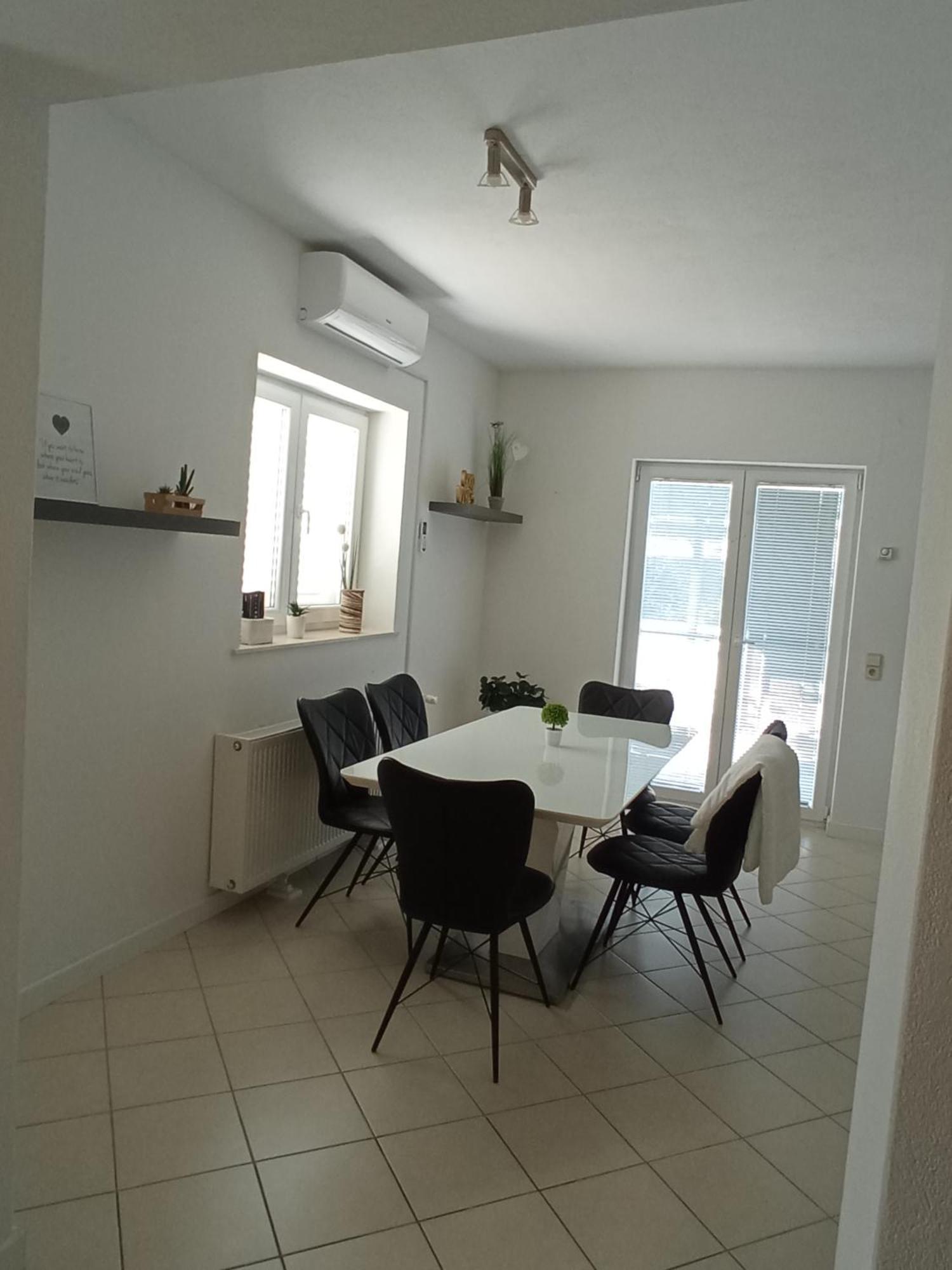 Apartman Carpe Diem Sutomiscica Ngoại thất bức ảnh